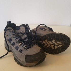 Kids hiking boots size 13
